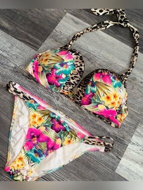 Victoria’s Secret bombshell miraculous bikini set READ DESCRIPTION